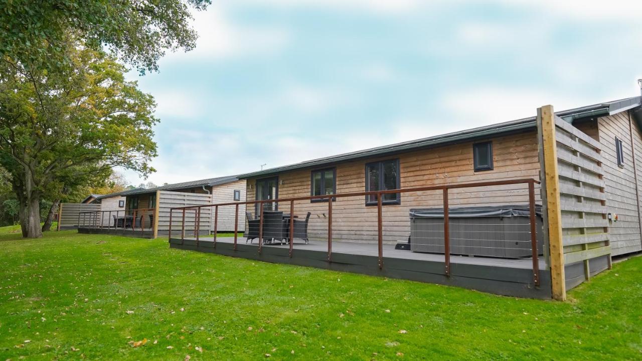 Hotel Warrenwood Country Park à Polegate Extérieur photo